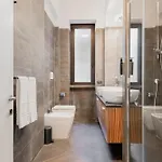Relstay - Montenapoleone Appartement *