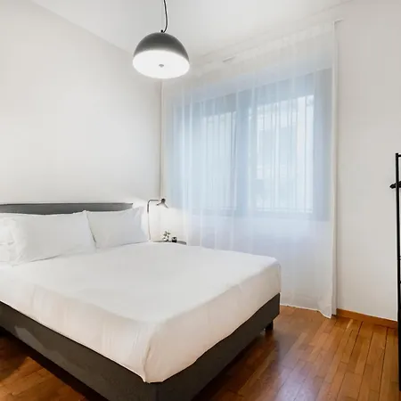 Apartment Relstay - Montenapoleone Mailand