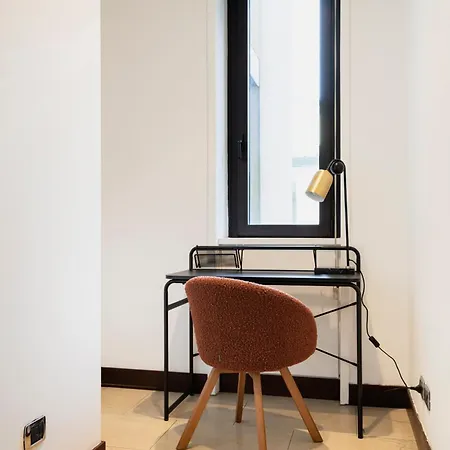 Apartment Relstay - Montenapoleone Milan