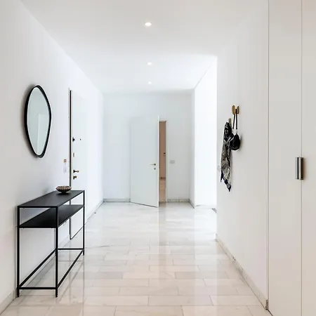 Relstay - Montenapoleone Apartment