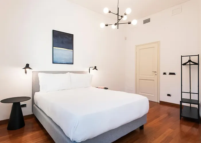 Relstay - Montenapoleone Apartment *