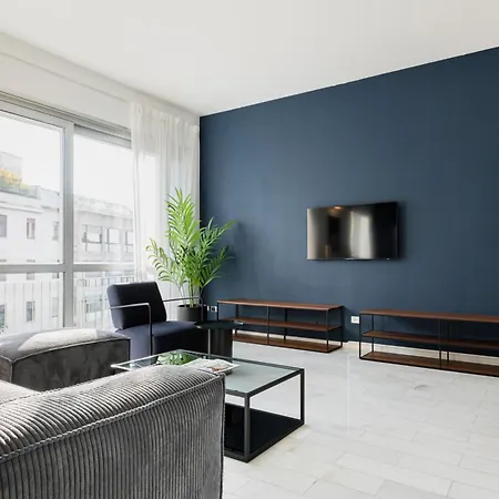 Relstay - Montenapoleone Apartman *